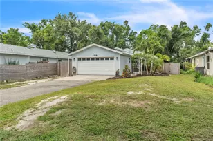 2218 Woodmere Rd, Venice, FL 34293 - Photo 2