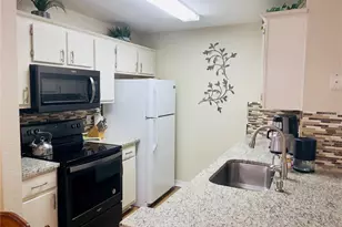 8815 Manor Loop, Lakewood Ranch, FL 34202 - Photo 6