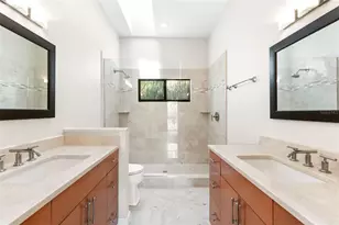 1347 Landings Dr, Sarasota, FL 34231 - Photo 38