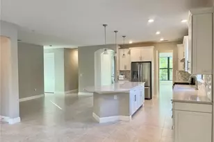 5748 Bay Pine Way, Sarasota, FL 34238 - Photo 8