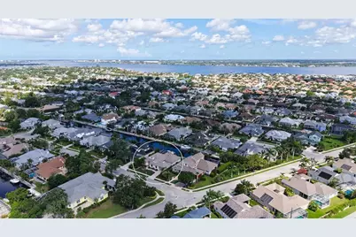 4735 Starboard Drive, Bradenton, FL 34208 - Photo 2