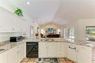 3217 Oak Grove Dr, Sarasota, FL 34243 - Photo 24