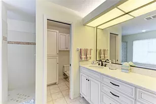 3217 Oak Grove Dr, Sarasota, FL 34243 - Photo 36