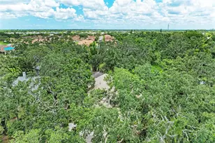 3217 Oak Grove Dr, Sarasota, FL 34243 - Photo 68