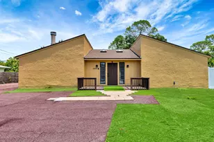 2315 Riverwood Pines Dr, Sarasota, FL 34231 - Photo 1