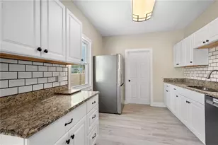 719 22nd St W, Bradenton, FL 34205 - Photo 10