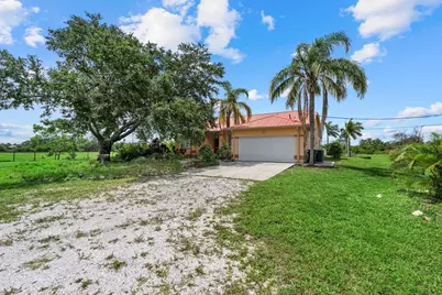 6805 225th Street E, Bradenton, FL 34211 - Photo 2