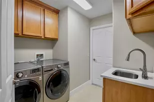 2761 Feiffer Cir, Sarasota, FL 34235 - Photo 12