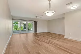 119 Whispering Sands Cir, Sarasota, FL 34242 - Photo 10