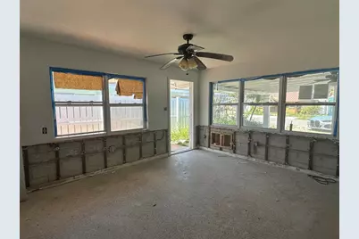 13434 1st St E, Madeira Beach, FL 33708 - Photo 2