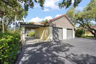 4333 Trails Dr, Sarasota, FL 34232 - Photo 4