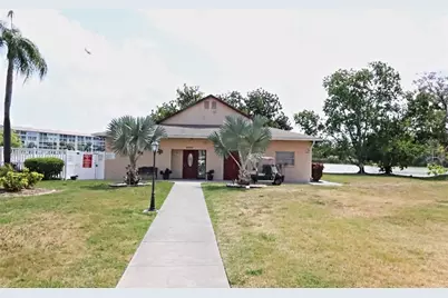 4109 Lake Bayshore Drive #407, Bradenton, FL 34205 - Photo 6