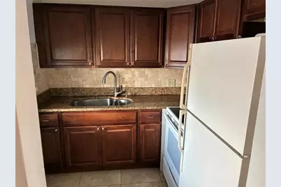 3101 Bee Ridge Road #214, Sarasota, FL 34239 - Photo 4