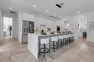 2124 Clematis Pl, Sarasota, FL 34239 - Photo 4