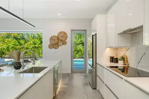 2124 Clematis Pl, Sarasota, FL 34239 - Photo 10