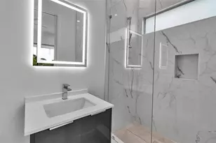 2124 Clematis Pl, Sarasota, FL 34239 - Photo 30