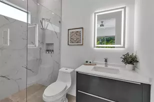 2124 Clematis Pl, Sarasota, FL 34239 - Photo 24