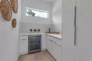 2124 Clematis Pl, Sarasota, FL 34239 - Photo 12