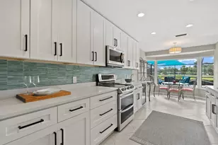 538 Magellan Dr, Sarasota, FL 34243 - Photo 6