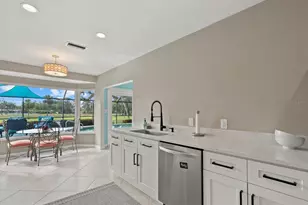 538 Magellan Dr, Sarasota, FL 34243 - Photo 24