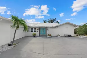 538 Magellan Dr, Sarasota, FL 34243 - Photo 4