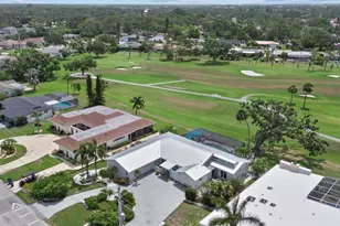 538 Magellan Dr, Sarasota, FL 34243 - Photo 44