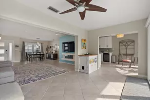 538 Magellan Dr, Sarasota, FL 34243 - Photo 36