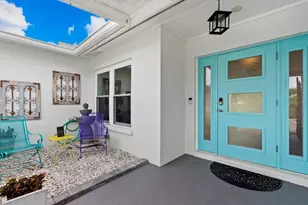 538 Magellan Dr, Sarasota, FL 34243 - Photo 4