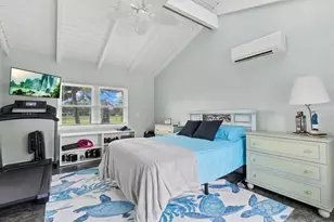 538 Magellan Dr, Sarasota, FL 34243 - Photo 18