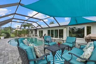 538 Magellan Dr, Sarasota, FL 34243 - Photo 8