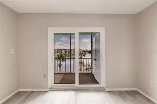 3635 Lake Bayshore Dr, Bradenton, FL 34205 - Photo 14