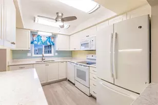 3635 Lake Bayshore Dr, Bradenton, FL 34205 - Photo 10