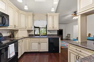 2559 Wood Oak Dr, Sarasota, FL 34232 - Photo 6