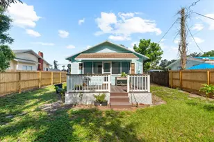 1911 26th St W, Bradenton, FL 34205 - Photo 28