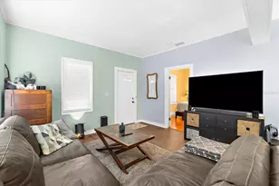 1911 26th St W, Bradenton, FL 34205 - Photo 8