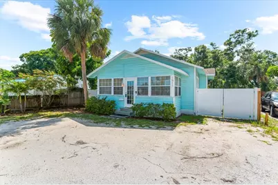 1911 26th Street W, Bradenton, FL 34205 - Photo 2