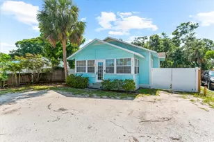 1911 26th St W, Bradenton, FL 34205 - Photo 2