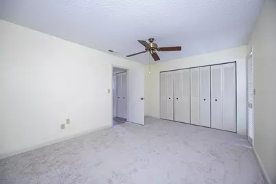 10037 62nd Terrace N #23, Saint Petersburg, FL 33708 - Photo 16