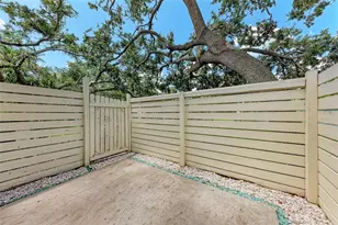 2237 Circlewood Dr, Sarasota, FL 34231 - Photo 22