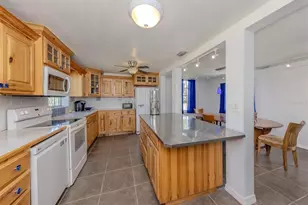 305 Chauncey Ave, Bradenton, FL 34208 - Photo 10