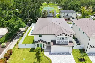 2596 Floyd St, Sarasota, FL 34239 - Photo 2