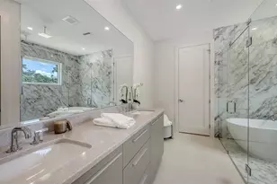 2596 Floyd St, Sarasota, FL 34239 - Photo 58