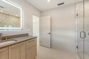 2596 Floyd St, Sarasota, FL 34239 - Photo 86