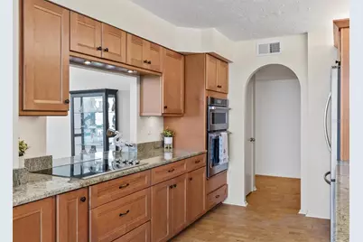 2425 Gulf Of Mexico Drive #10F, Longboat Key, FL 34228 - Photo 6