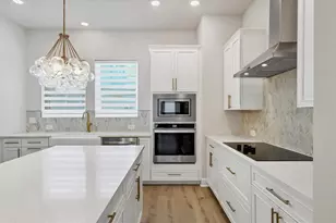 2513 Boone Ct, Sarasota, FL 34237 - Photo 14