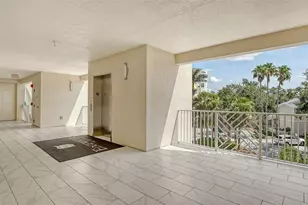 250 Hidden Bay Dr, Osprey, FL 34229 - Photo 6