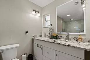 6916 W Country Club Dr N, Sarasota, FL 34243 - Photo 24