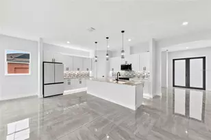 9225 Raes Creek Pl, Palmetto, FL 34221 - Photo 14