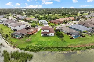 9225 Raes Creek Pl, Palmetto, FL 34221 - Photo 6