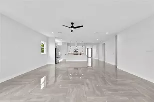 9225 Raes Creek Pl, Palmetto, FL 34221 - Photo 22